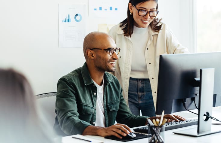 Mitarbeitende nutzen Case Management von Diartis Solutions